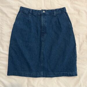 Vintage Lee denim skirt. Size 10